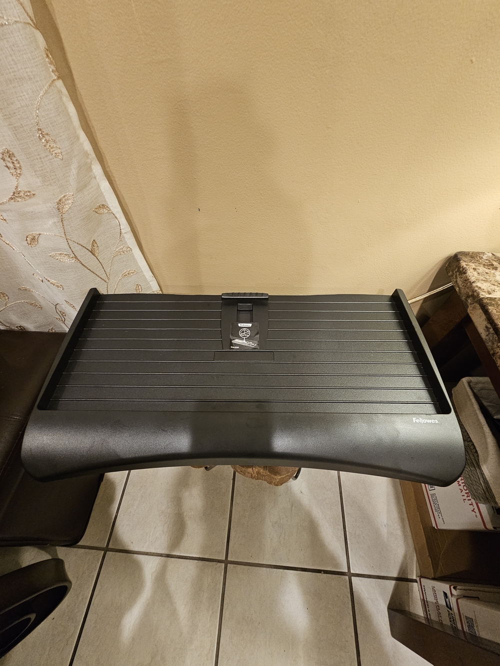 Fellowes Black Adjustable Keyboard Tray with Mouse Platform